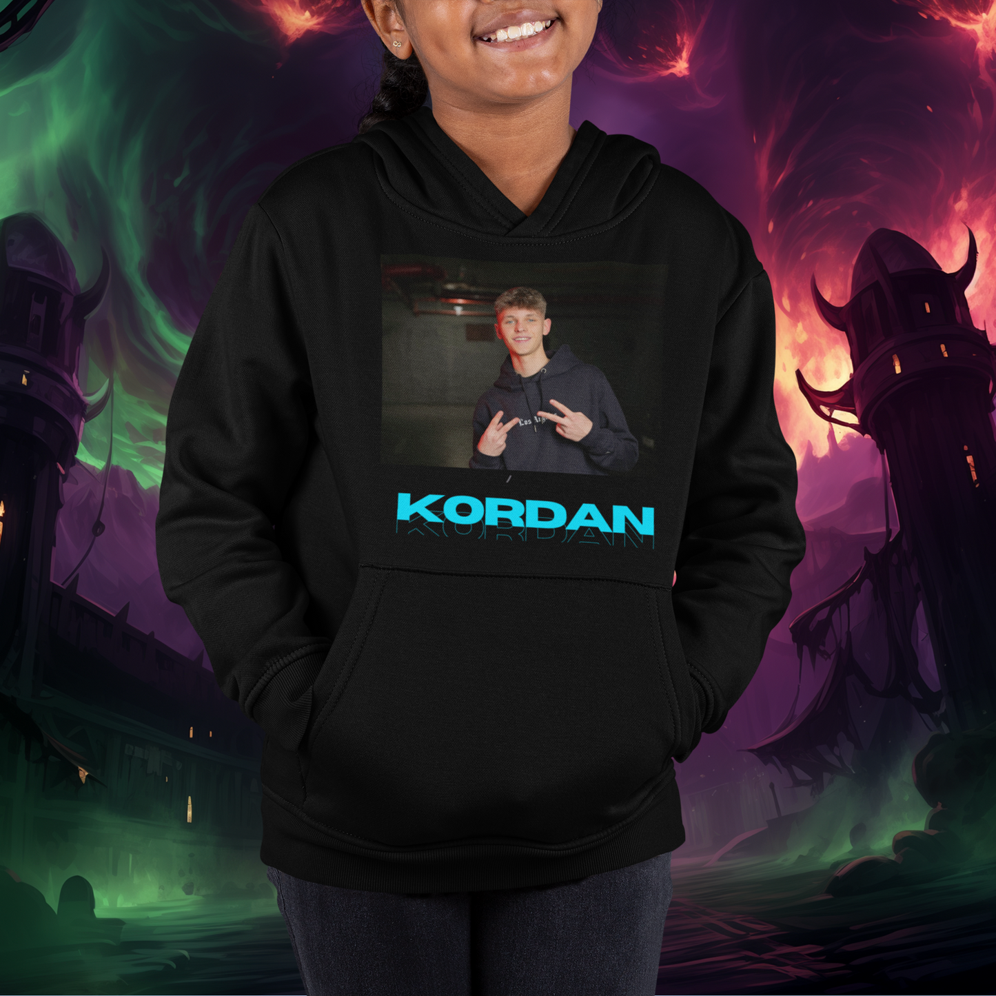 Bluza dziecięca czarna logo Kordan z foto