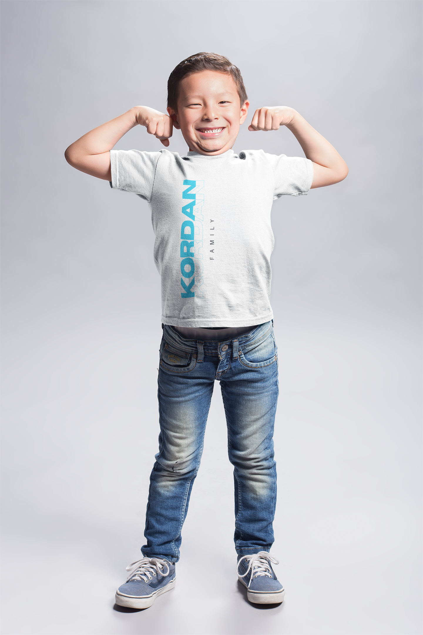 T-shirt dziecięcy logo pionowe biały