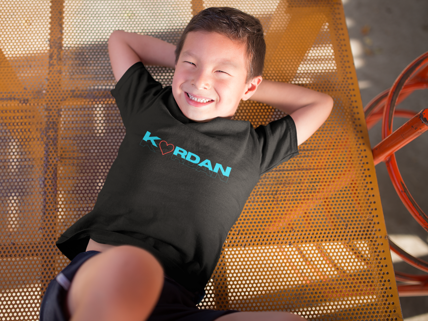 T-shirt dziecięcy czarny logo Kordan z sercem