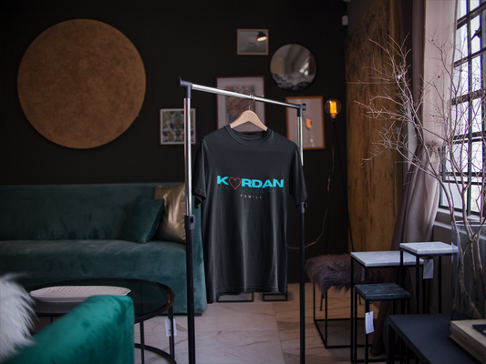 T-shirt czarny logo poziome  Kordan z sercem